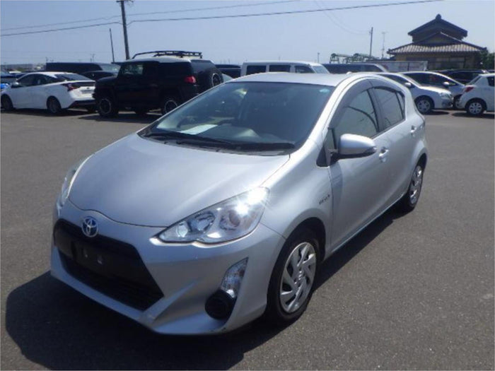 Toyota Prius C Hybrid 2015-S Grade