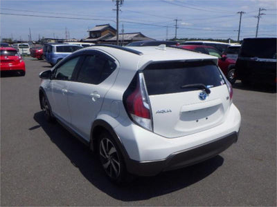 Toyota Prius C Hybrid 2015 X Urban