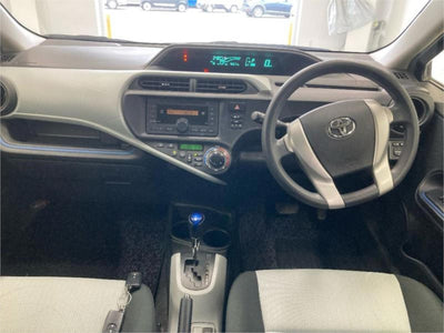 Toyota Prius C Hybrid 2013  - S Grade