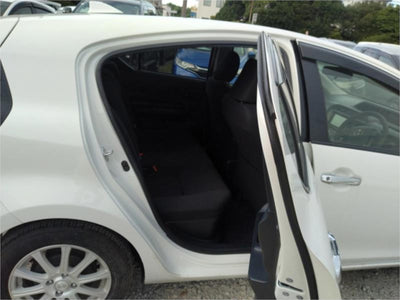 Toyota Prius C Hybrid 2017 (S Grade)