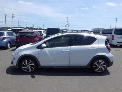 Toyota Prius C Hybrid 2015 X Urban