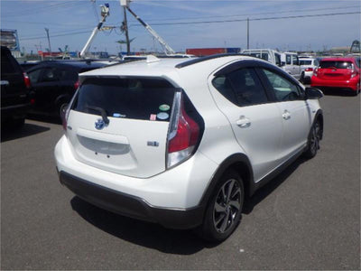Toyota Prius C Hybrid 2015 X Urban