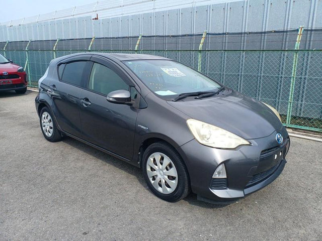 Toyota Prius C Hybrid 2013-S Grade