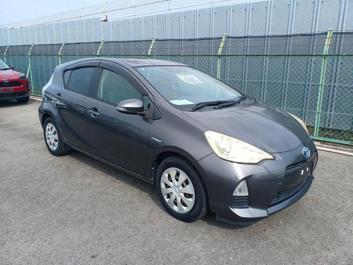 Toyota Prius C Hybrid 2013-S Grade